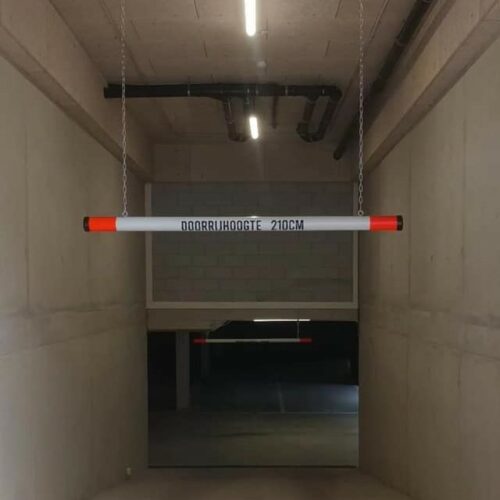 Hoogtebegrenzer parkeergarage (aanrijdbalk met ketting) 11 Hoogtebegrenzer parkeergarage (aanrijdbalk met ketting) - Afbeelding 4