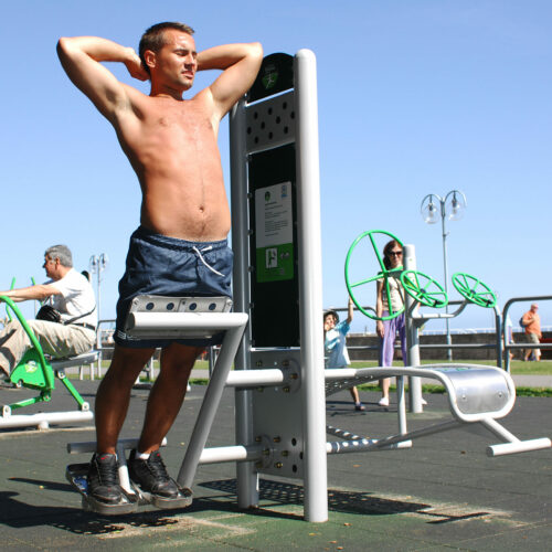 Buiten fitness toestel: Back trainer 7 Stevig en weerbestendig met een 2-jarige garantie