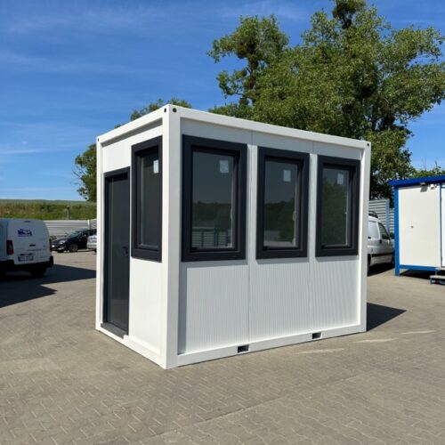 Kantoorunit model # in een 3x2m uitvoering. Deze kantoorunit is bedoeld voor de binnenruimte en geleverd aan Mechanische Industrie Coronam B.V. DEze kantoorunits zijn in diverse afmetingen leverbaar.