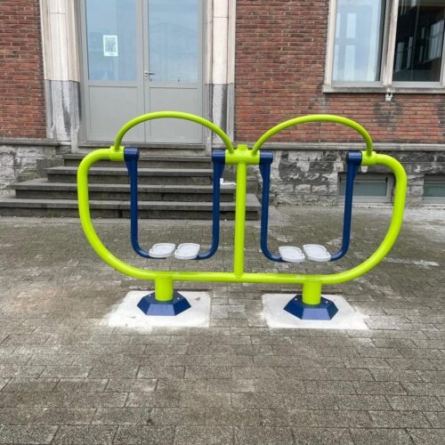 Kinderfitnesstoestel - combi de Bicycle + Stepper 11 Buiten kinderfitnesstoestel de dubbele Airwalker. Gezellig samen bewegen op dit degelijke en duurzame toestel. Stimuleer bewegen op uw schoolplein.