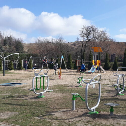 kinderfitnesstoestel De Rider 11 Hier uitgevoerd in grijs-groen, diverse kinderfitnesstoestellen. De nieuwe trend? Zeer veel mogelijkheden voor scherpe prijzen.