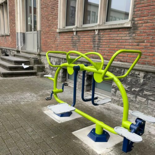 kinder fitnesstoestel Small Wheels 9 Het toestel is opgebouwd uit een degelijk buizenframe, eenvoudig te monteren en ontworpen voor jarenlang intensief gebruik.