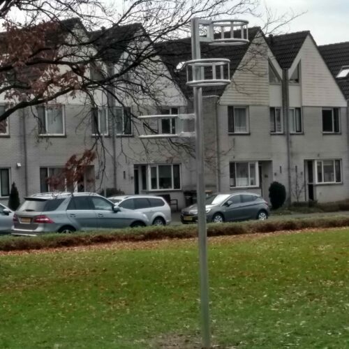 Antivandalenkorfbal 14 Deze korfbalpalen zijn eenvoudig te plaatsen d.m.v. inbetonneren