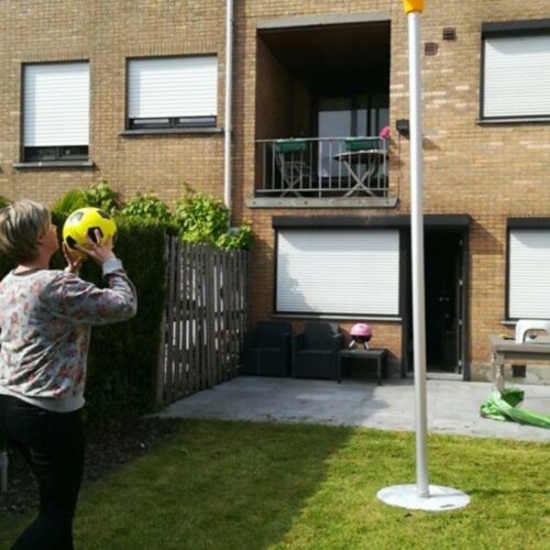 Verplaatsbare korfbalpaal 3,5m 6 Onze korfbalpalen, ook in trek bij particuliere klanten. Thuis trainen.