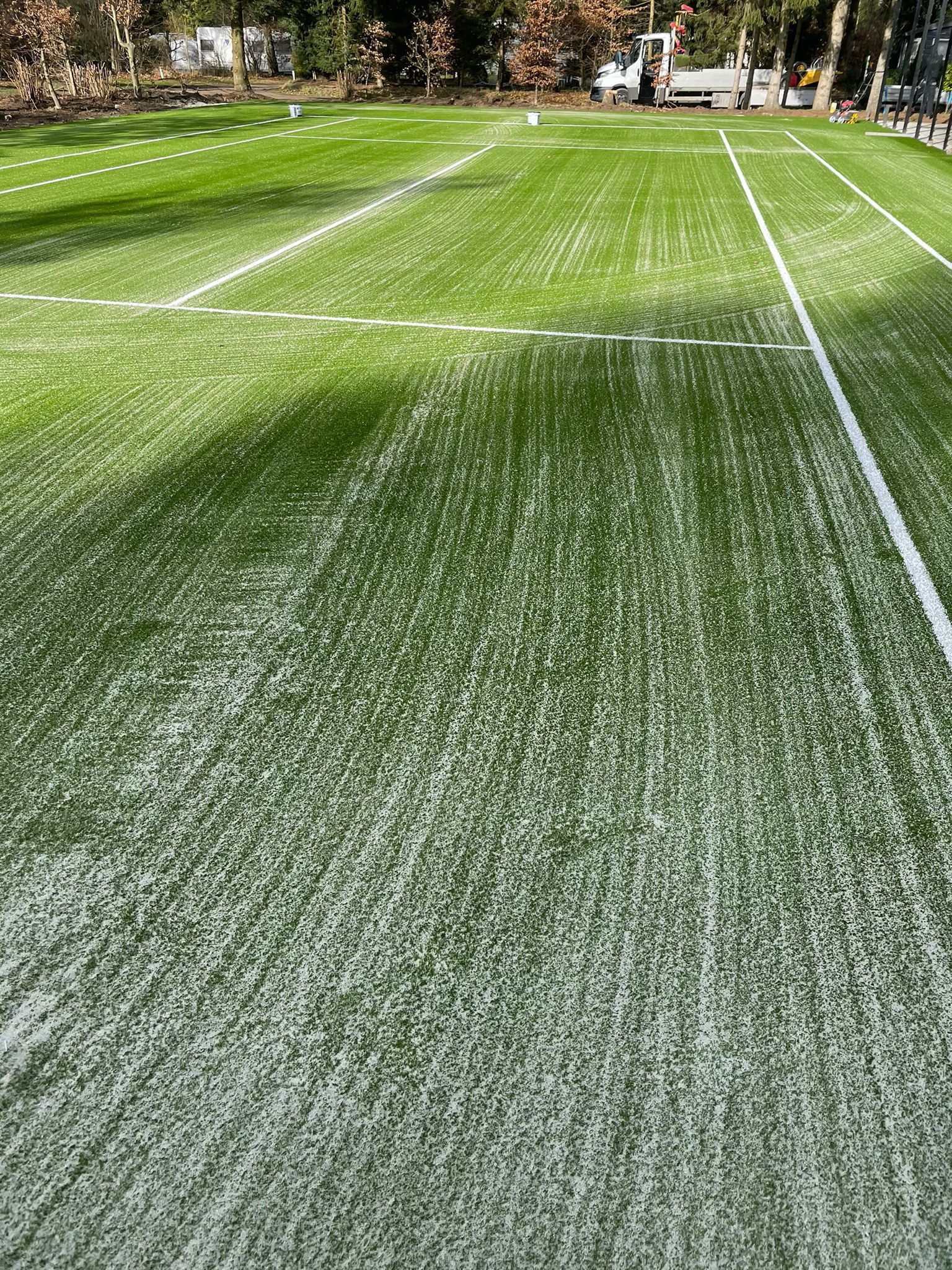 Kunstgras speelvloeren 42 Kunstgras voor sportkooien en pannavelden van SKWshop garandeert een veilige, duurzame en onderhoudsvriendelijke speelondergrond.