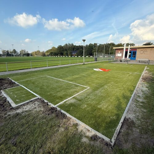 Kunstgras speelvloeren 111 Naast de klassieke groene kleur is ons kunstgras ook verkrijgbaar in diverse vrolijke kleuren voor een speelse uitstraling.