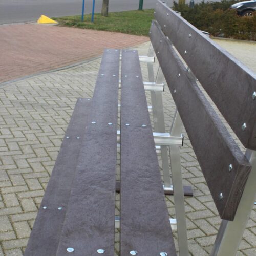 Verplaatsbare mini tribunes 31 Mini tribune met de massief regeneraat zittingen. De ultieme duurzaamheid