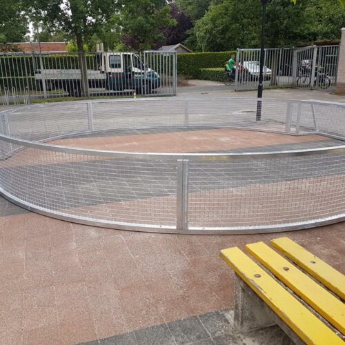 Pannakooi Match 111 Deze ronde pannakooi kopen betekent kiezen voor kwaliteit, veiligheid en speelplezier, al leverbaar vanaf €3.945 exclusief btw. Ook ideale pannakooien en pannavelden voor evenementenbureau's en seizoensgebonden locaties