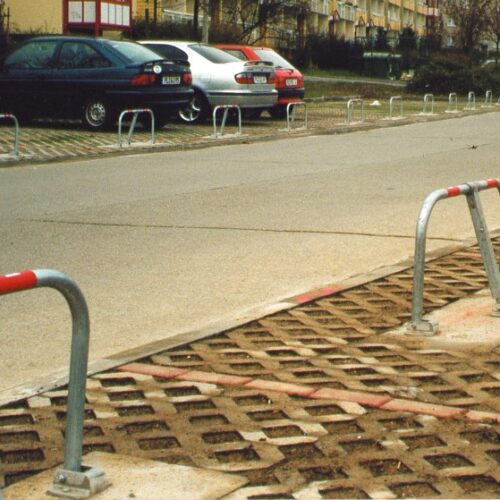 Neerklapbare parkeerbeugel met slot