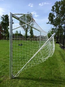 Opklapbare netbeugel voor aluminium voetbaldoelen