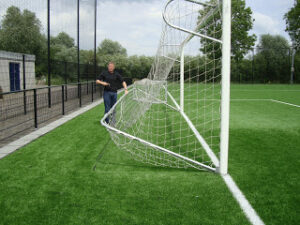 Voetbaldoel VD111. Opklapbare netbeugels voor senioren voetbaldoelen. Zeer duurzaam en verrassend voordelig.