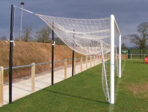 Voetbaldoel VD120. Onze opklapbare netbeugels, grondbeugels passen op al onze senioren voetbaldoelen.