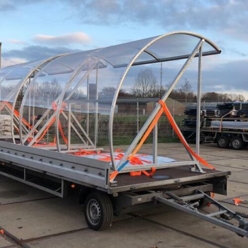 Rookoverkapping - rookabri BF1000 94 1 x fietsoverkapping BF1000 6 meter en 1 x lengte 3 meter. Bijna gereed voor transport naar de klant. Onze BF1000 overkapping, nog altijd een top aanbieding.