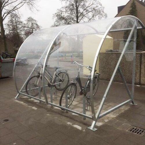 Rookoverkapping - rookabri BF1000 106 Onze BF1000, een ideale overdekte fietsenstalling. Hier uitgevoerd met onze Trapezium-serie fietsenrekken