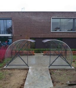 Met zijn onbeperkt schakelbare ontwerp kan de fietsoverkapping BF1000 eenvoudig worden uitgebreid om grotere hoeveelheden fietsen te herbergen.
