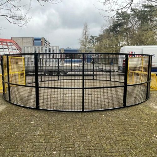Pannakooi Match 162 Onze ronde pannakooi Match, ideaal voor wedstrijden en recreatie pannavoetbal. Deze ronde pannakooi is in een verzinkte uitvoering leverbaar en in diverse ral kleuren.