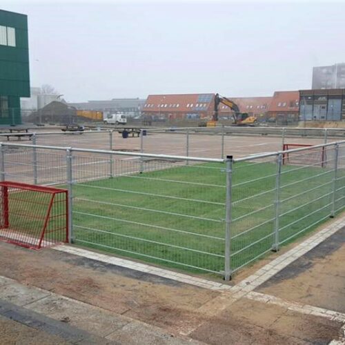 Pannakooi PS100 Basic 78 Pannaveld Basic Basic 7 x 12 meer met kunstgras en lage wanden.