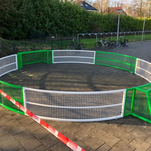 Pannakooi Match 130 De ronde pannakooi Match van 6 meter biedt met zijn geïntegreerde voetbaldoeltjes een compleet panna-veld met professionele uitstraling.