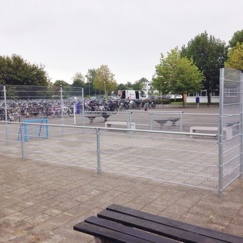 Pannakooi PS100 Basic 108 Pannaveldje Basic, verzinkt met de doeltjes in verschillende kleuren. 5 x 7.5 meter. Voordelig sportief plezier.