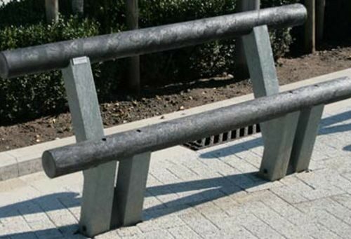 Skate parkbank Level X 11 Deze parkbanken zijn van massief regeneraat en daardoor is geen onderhoud nodig. Bovendien zijn ze grafittiproof!