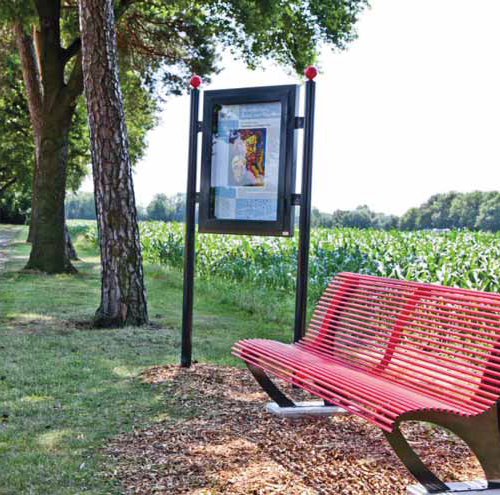 Parkbank Reijka 16 Ook in het rood misstaat deze design parkbank niet!