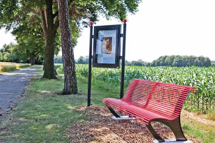 Parkbank Reijka 6 Ook in het rood misstaat deze design parkbank niet!