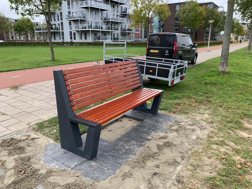 Parkbank Vera 6 Parkbank Vera, fraai om te zien en bijzonder duurzaam.