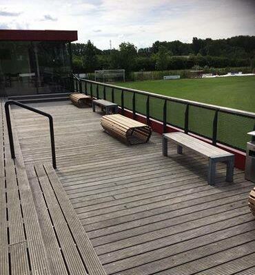 Parkbanken model Contour 18 Parkbank Contour zonde rugleuning. Zeer elegante parkbanken Contour met comfortabele ronde vorm.