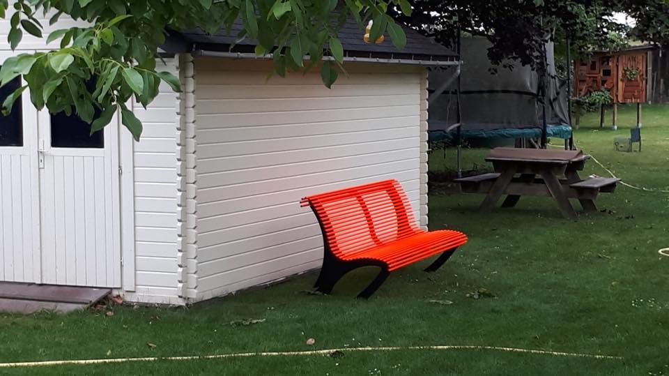 Parkbank Reijka 2 Op aanvraag zijn deze fraaie parkbanken leverbaar in een ral kleur naar keuze.
