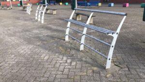 Naast de verzinkte uitvoering zijn deze parkbanken voor uw jeugd in diverse fraaie ral kleuren leverbaar.