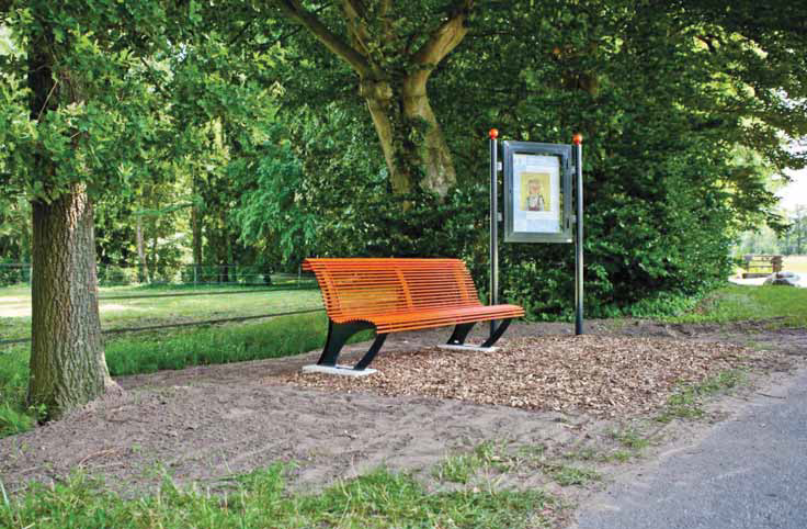 Parkbank Reijka 3 Parkbank model Reijka in een frisse oranje poedercoating.