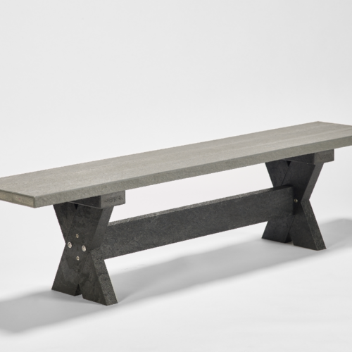 Kunststof picknickset model Cross 22 Degelijke parkbank zonder rugleuning. Afgebeeld in grijs-zwart. Lengte 180cm.