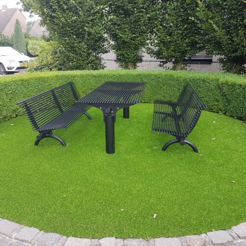 Picknickset model Rest, uitgevoerd met parkbanken model Rest met rugleuning. Design parkmeubilair op zijn mooist!