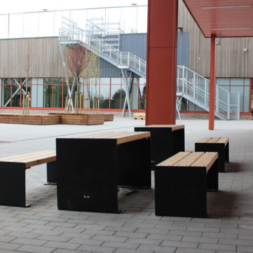 Picknicktafel Amburgo 29 Deze fraaie picknicktafels - picknicksets zijn een aanwinst voor iedere buitenruimte. Naar keuze met FSC hardhout (Iroko) of geïmpregneerd Noors Grenen.