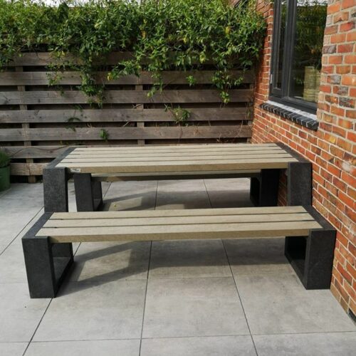 KUnststof Picknicktafel Matrix 35 De fraaie sand-beige uitvoering van deze picknickset voor de openbare en semi-openbare ruimte. Geen rot, geen onderhoud.