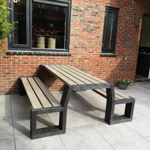 KUnststof Picknicktafel Matrix 37 Onderhoudsvrije kunststof picknicktafel in Groningen geleverd en geplaatst door SKWshop kleur Sand Beige