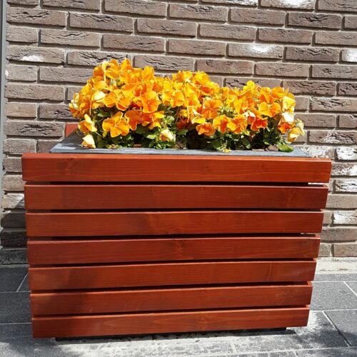 Plantenbak Vera 8 Plantenbak Vera met een hoogte van 50 cm. Geplaatst door Klus & Tuinbedrijf Beekman in Roden.