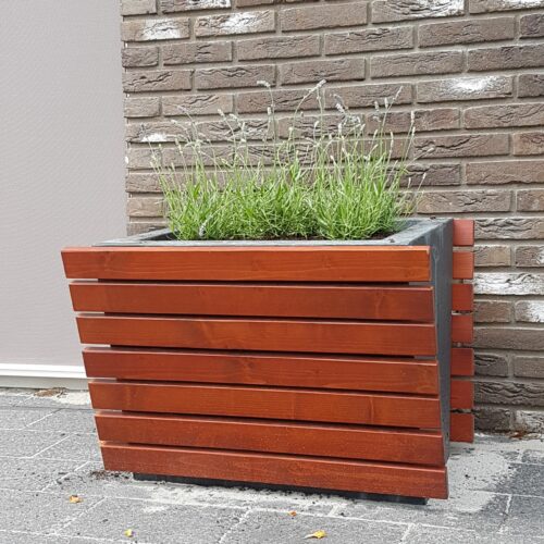 Plantenbak Vera 9 Plantenbak Vera uitgevoerd in antraciet. Foto via Klus & Tuinbedrijf Beekman in Roden.