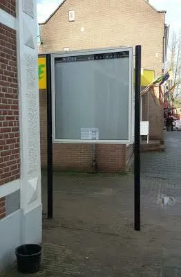 Informatieborden Top-Line 44 Publicatiebord - informatiebord met de staanders gecoat in een fraaie donkere ral kleur