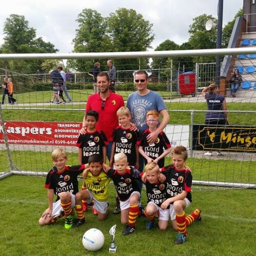 Pupillen voetbaldoel JVD150 34 Verplaatsbare pupillen voetbaldoelen voor een zeer scherpe prijs. Compleet met net en nethaken.