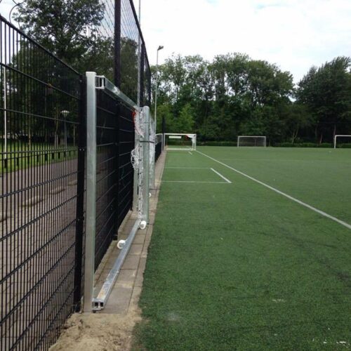 Wegdraai-voetbaldoel model JVD160 13 U ziet het. Ingeklapt nemen deze jeugd voetbaldoelen nauwelijks ruimte in!