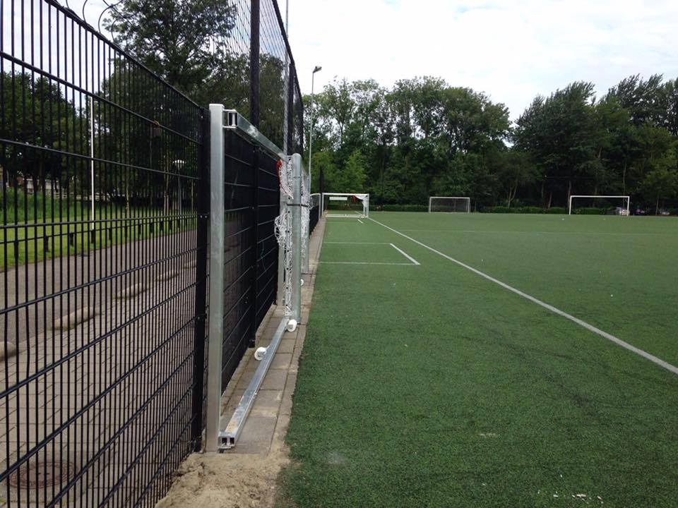 Wegdraai-voetbaldoel model JVD160 5 U ziet het. Ingeklapt nemen deze jeugd voetbaldoelen nauwelijks ruimte in!