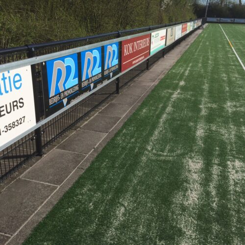 Reclamebord ophangprofielen PRO. De uitkomst voor iedere sportvereniging.