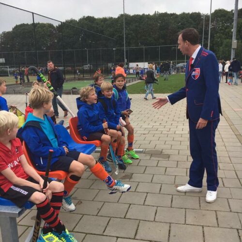 Reservebanken model Manchester 27 De jeugd op onze coach- reservebank lengte 2.5 meter