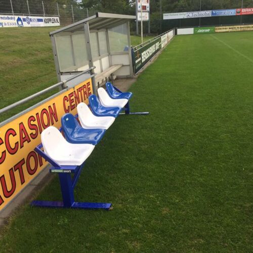 Reservebanken model Manchester 30 Reservebankjes van SKWshop. Ideaal om naast uw dugouts te plaatsen.