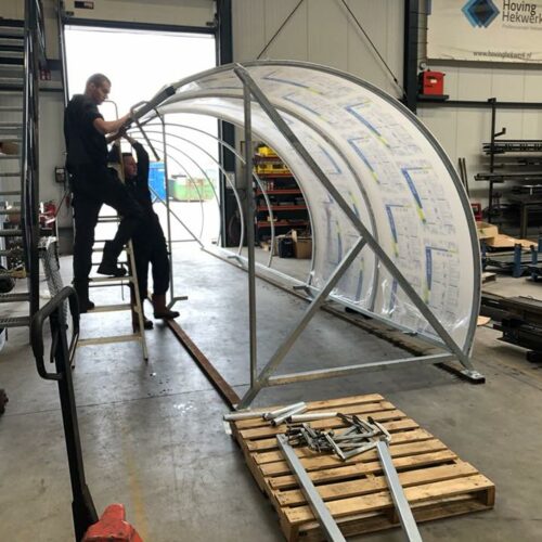Rookoverkapping - rookabri BF1000 91 Fietsoverkapping model BF1000, geproduceerd dor vakmensen. Degelijk en duurzaam. Overkappngen met een fraai design voor zeer scherpe prijzen.