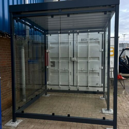 Rookoverkapping Myla Standaard 92 Ook deze staat in Werkendam. 1 van de 5 rookoverkappingen die we daar geleverd en gemonteerd hebben. Degelijk Nederlands fabricaat.