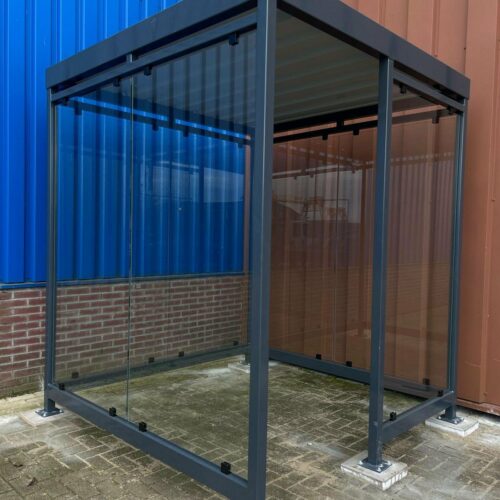 Rookoverkapping Myla Standaard 57 Deze rookoverkapping Myla is ideaal als rookabri én als bescherming voor betaalautomaten en ticketautomaten.