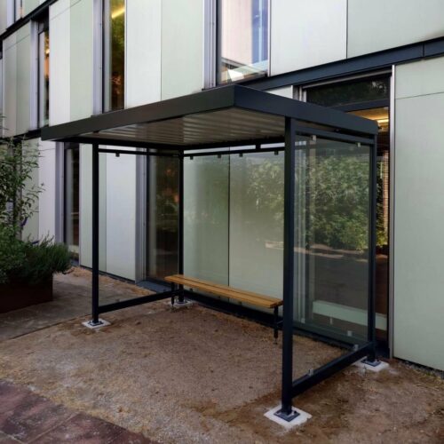 Rookabri model Palermo 77 Rookabri kopen? Model Palermo. Deze hoogwaardige rookoverkapping combineert veiligheidsglas, verzinkt staal en strak design voor een duurzame rookruimte.