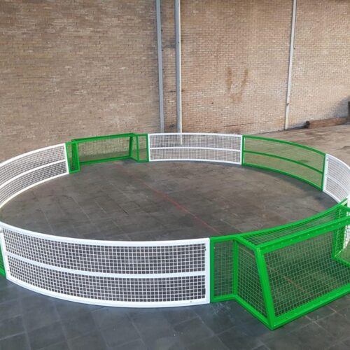 Pannakooi Match 116 Pannakooien waar u jarenlang onbezorgd plezier van heeft. Als recreatie-kooi of als officiële wedstrijd pannakooi. Pannakooi model Match, een aanwinst voor uw sportieve jeugd.
